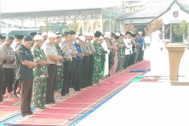 Kekeringan Landa Tanjabbar Jambi, TNI Kembali Gelar Salat Istisqa