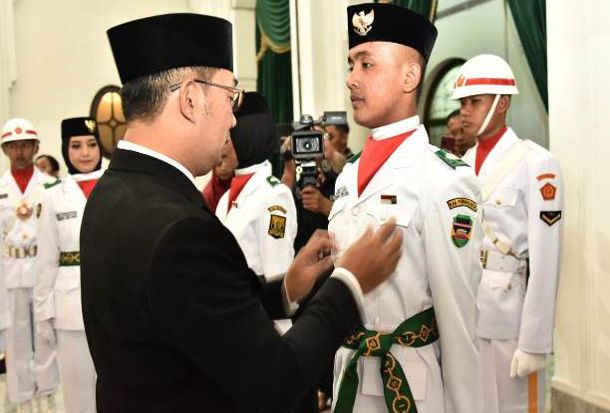 Ridwan Kamil Mengukuhkan Anggota Paskibraka Jabar 2019