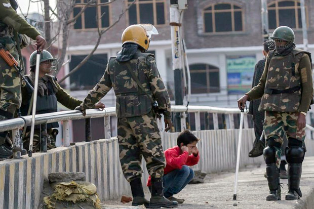 Pasukan Bersenjata di Kashmir Dilaporkan Culik Anak-anak dan Cabuli Perempuan