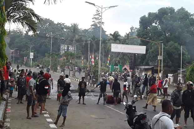 Massa Blokade Jalan di Jayapura, Polisi: Masih Dipantau