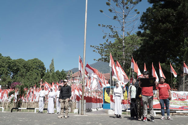 Bikers Honda Jabar Peringati Kemerdekaan RI ke-74 dengan Keliling Cirebon