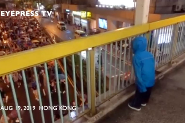 Viral, Video Bocah Pimpin Demonstran Hong Kong Teriakan Yel-yel Protes