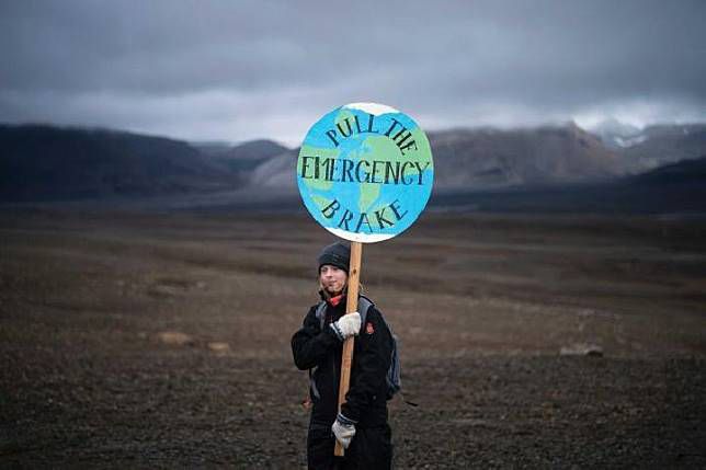 Gletser Berkurang, Islandia Pasang Plakat Peringatan