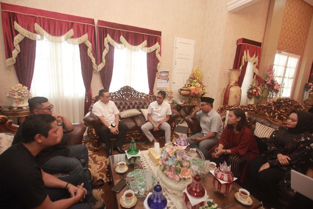 Sambut Tamu KDI 2019, Gubernur Sumbar Ajak Kepala Daerah Santap Durian