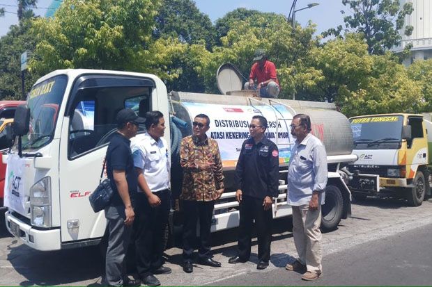 Atasi Kekeringan, Humanity Water Tank ACT Jatim Salurkan 1 Juta Liter Air Bersih