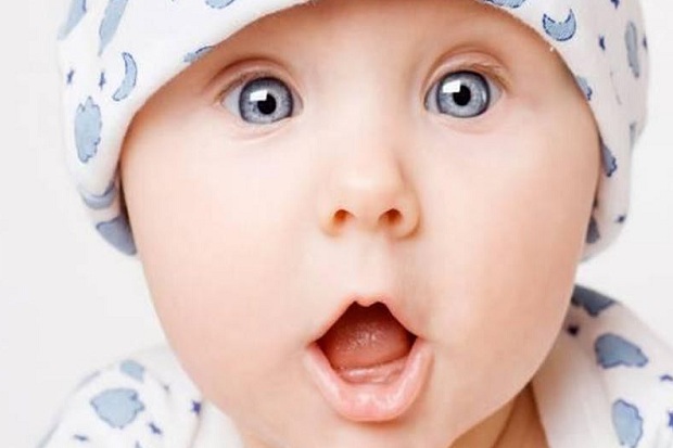 5 Momen Penting di Tahun Pertama Kehidupan Bayi