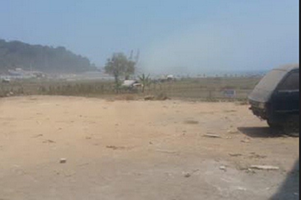 Asap Tebal dan Debu Pabrik Semen Selimuti 3 Kampung di Lebak
