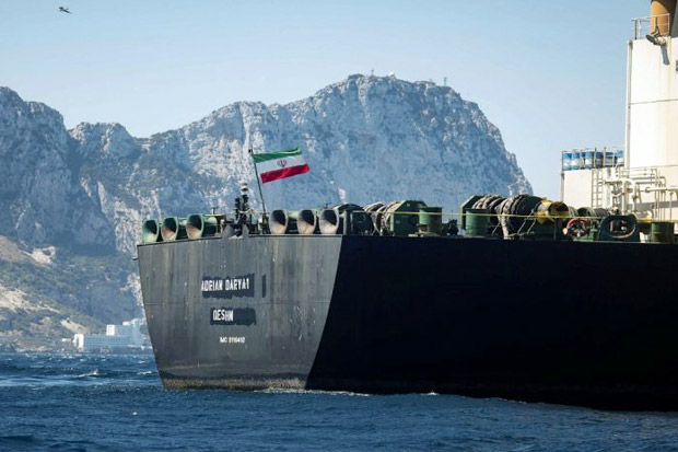 Terus Diburu AS, AL Iran Siap Kawal Kapal Tanker Adrian Darya