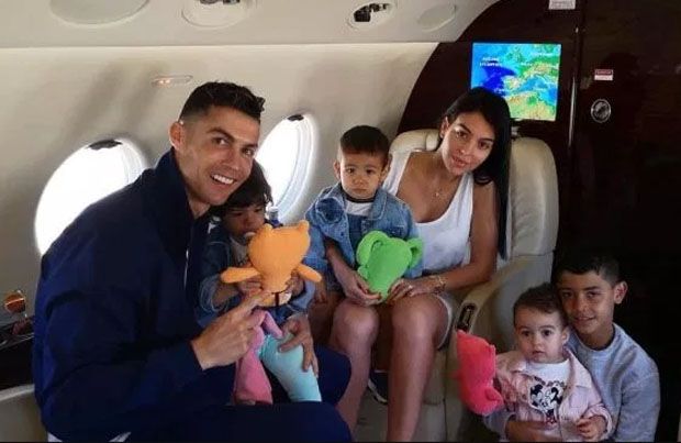 Ronaldo Sering Minta Pacar Tidur Cuma Pakai Lingerie