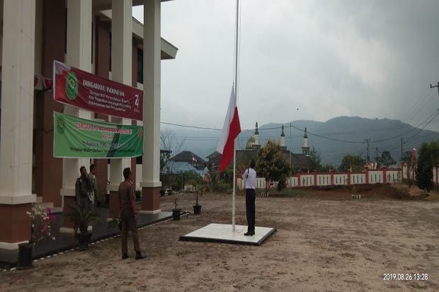 Waduh, Pengadilan Negeri Lebong Pasang Bendera Merah Putih Terbalik