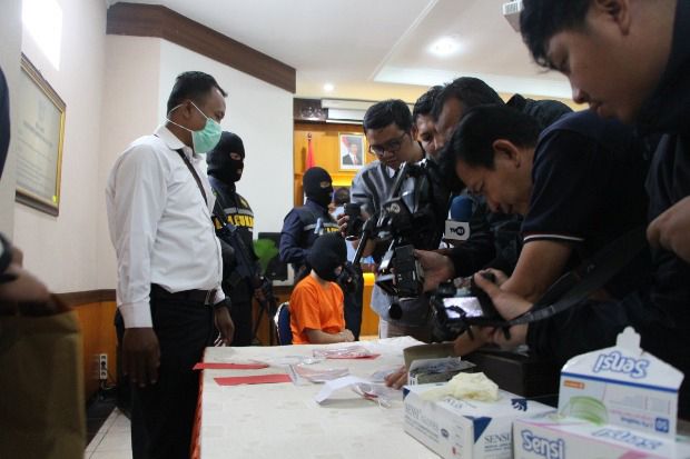 Bea Cukai Yogyakarta Gagalkan Masuknya Ratusan Butir Happy Five