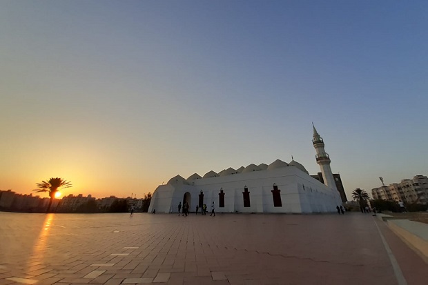 Masjid Qisas, Antara Cerita Pancung dan Keindahan Arsitektur Bangunan