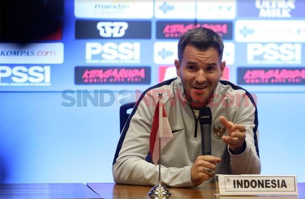 Indonesia vs Malaysia, Simon McMenemy Berharap Dukungan Suporter
