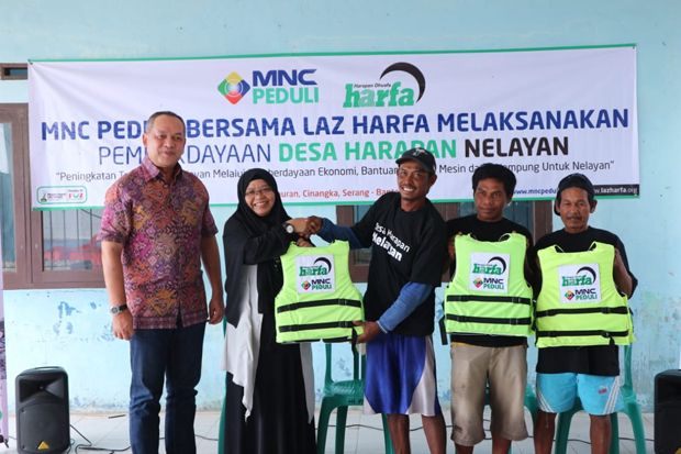 MNC Peduli-Laz Harfa Bantu Keluarga Nelayan di Pasauran