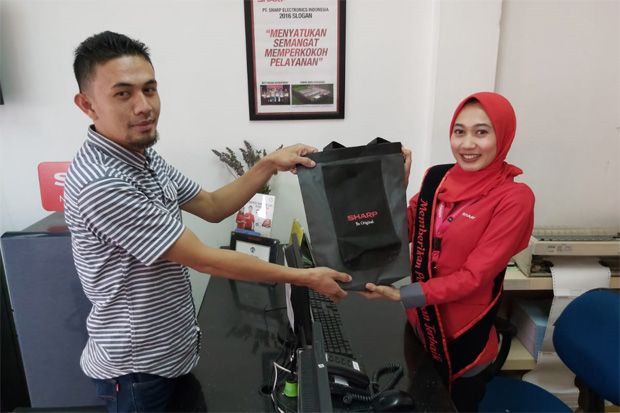 Sharp Indonesia Bagi-bagi Hadiah di Hari Pelanggan Nasional