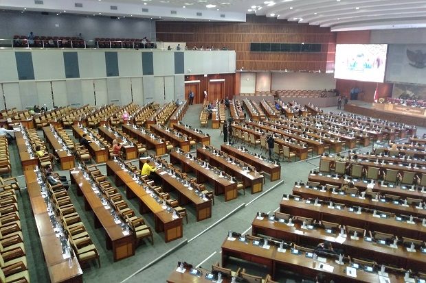 Hanya Dihadiri 77 Dewan, Paripurna DPR Setujui Revisi UU KPK dan MD3