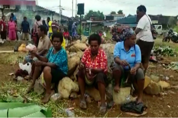 Prosesi Bakar Batu di Jayapura Tandai Perdamaian Papua