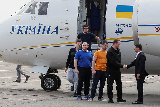Prancis Puji Keputusan Pertukaran Tahanan Ukraina-Rusia