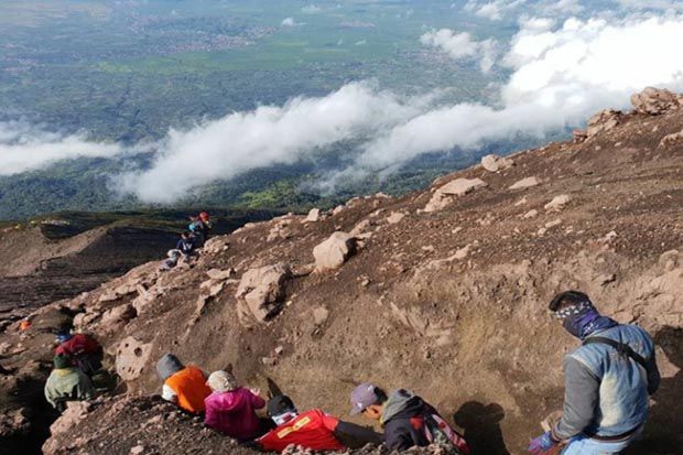 Nyasar di Gunung Kerinci, 4 Pendaki Asal Aceh Ditemukan Selamat