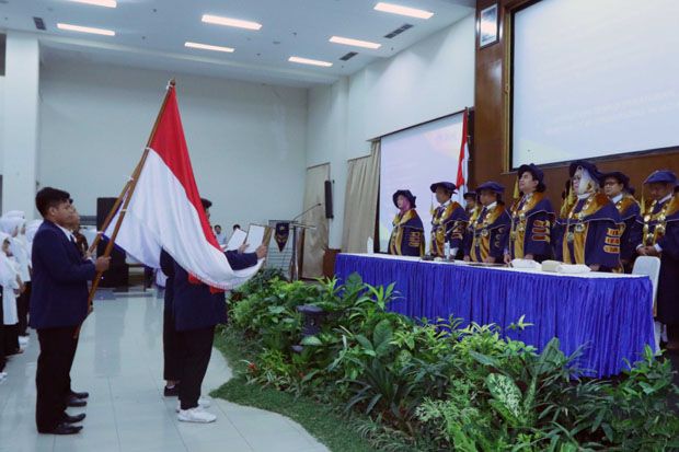 Lantik Mahasiswa Baru, UAI Undang Rektor IPB Beri Pembekalan