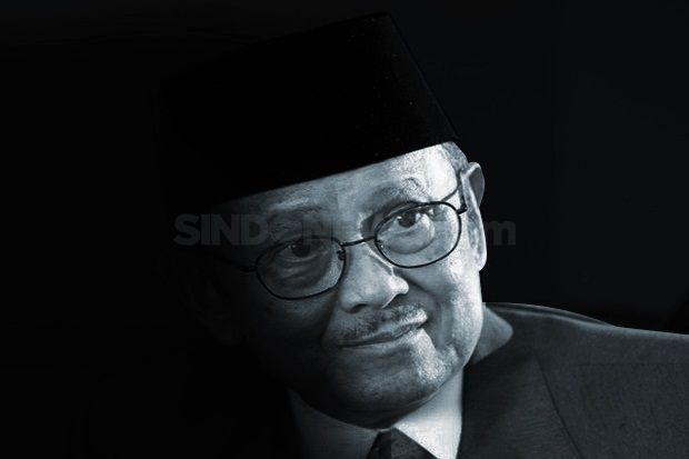 BJ Habibie, Presiden RI Pertama yang Dimakamkan di TMP Kalibata