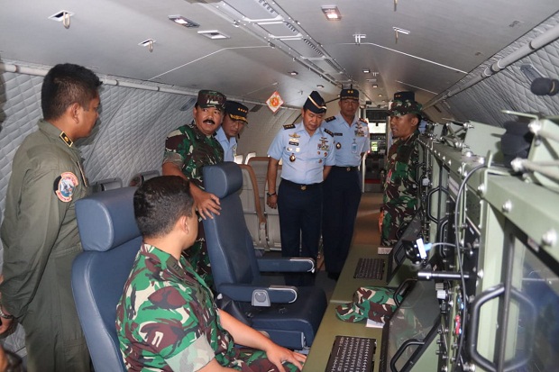 Panglima TNI Tinjau Pesawat CN 295 untuk Pemadaman Karhutla di Kalteng