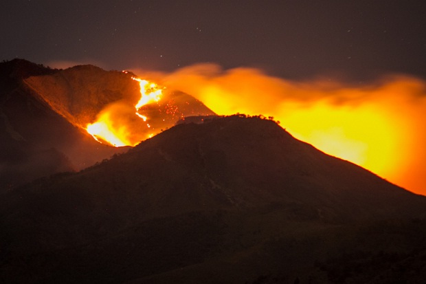Kobaran Api Lahap 150 Hektare Hutan Gunung Merbabu