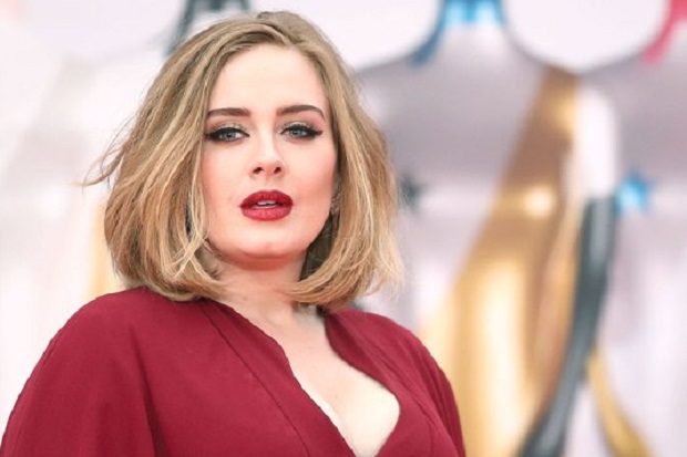 Adele Merasa Bebas Setelah Bercerai dengan Simon Konecki