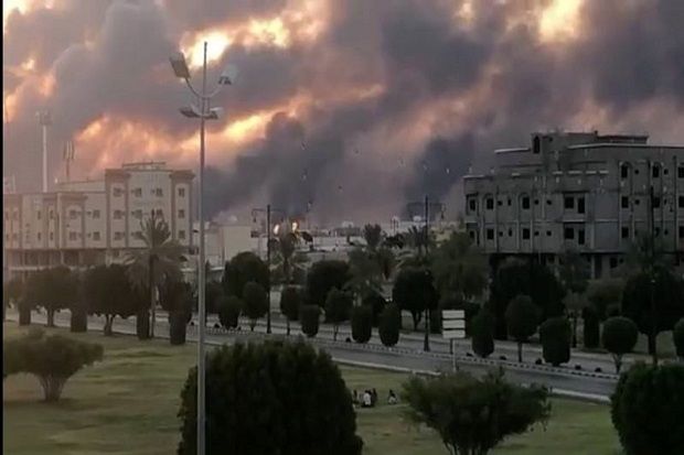 Diserang 2 Pesawat Nirawak, Dua Pabrik Aramco Saudi Terbakar