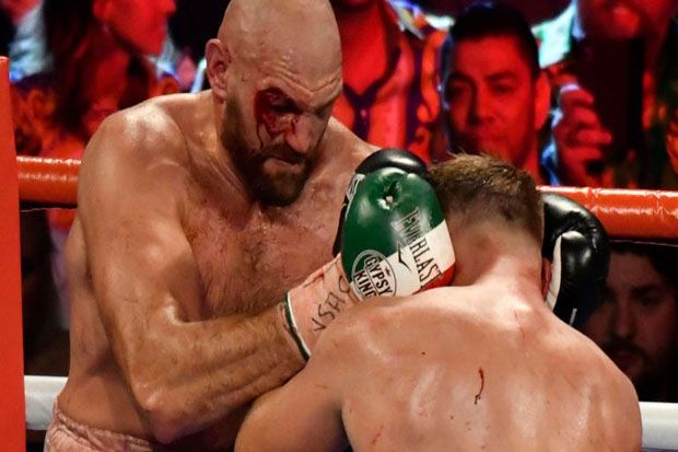 Darah, Nyali, Luka Mengerikan Tyson Fury, dan Deontay Wilder