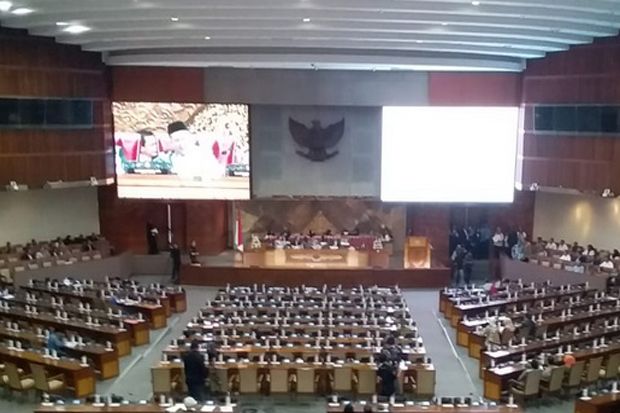 Dihadiri 102 Anggota Dewan, Paripurna DPR Sahkan Revisi UU KPK
