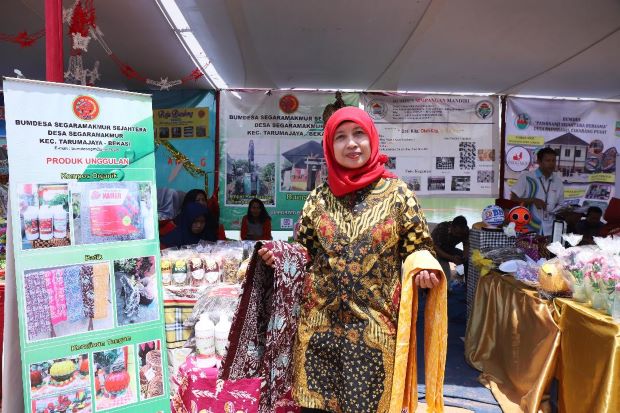 PLN Salurkan Bantuan CSR Bagi Pengrajin Batik di Bekasi
