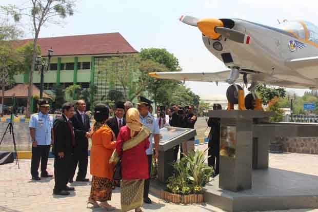 Panglima TNI Resmikan Monumen Pesawat Terbang di UNS