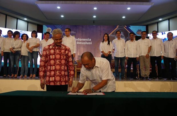 Ganjar Pranowo Lantik Pengda KAGAMA Sulawesi Utara