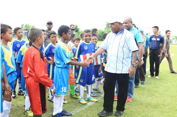 Pemkab Jayapura Fokus Pembinaan Sepak Bola Usia Dini