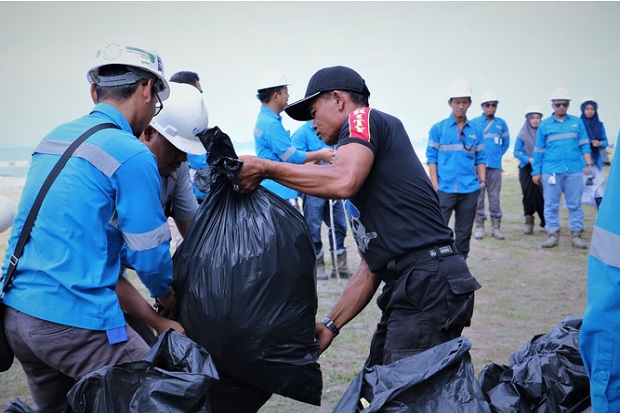 3.000 Relawan di Meulaboh Kumpulkan 1,9 Ton Sampah saat World Clean Up Day