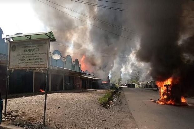 2 Warga Tewas Rusuh di Wamena karena Dibacok dan Terjebak Kebakaran