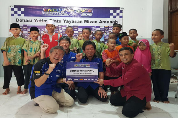 President Yamaha Indonesia Hibahkan Hadiah Balap Ketahanan untuk Anak Yatim Piatu