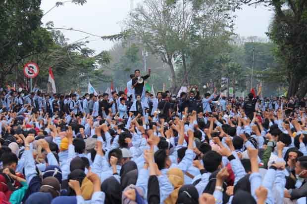 Tolak Revisi Undang-Undang KPK, Ribuan Mahasiswa di Palembang Turun ke Jalan