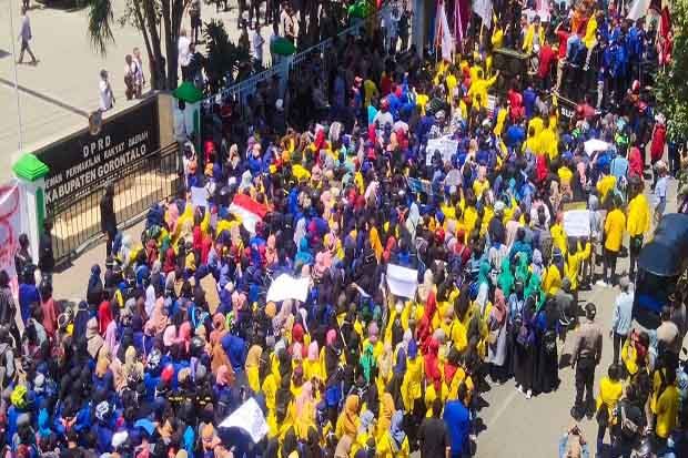 Gelar Aksi, Ribuan Mahasiswa di Gorontalo Turun ke Jalan