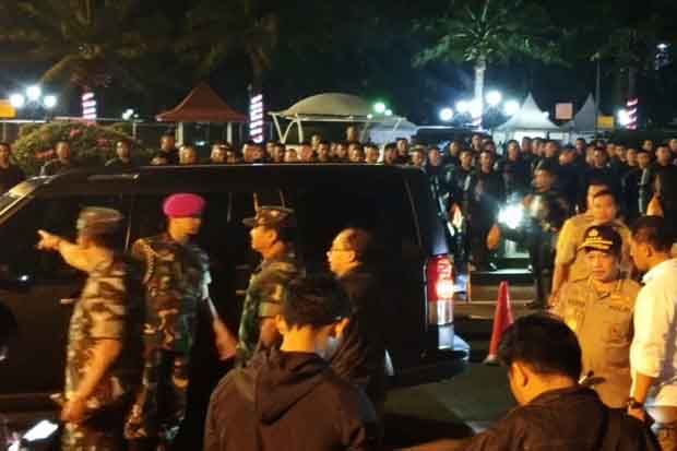 Panglima TNI dan Kapolri Turun ke Titik Kerusuhan di Slipi