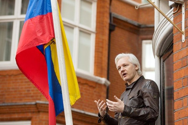 Perusahaan Keamanan Spanyol Mata-matai Assange di Kedubes Ekuador untuk CIA