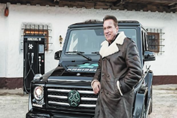 Arnold Tawarkan Mobil Listrik kepada Aktivis Cilik