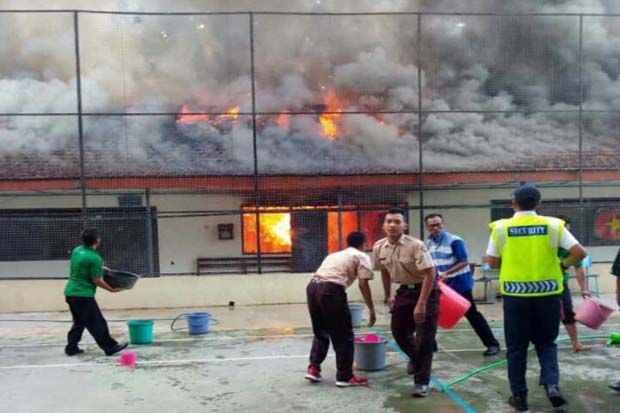 SMA Teladan Yogyakarta Terbakar