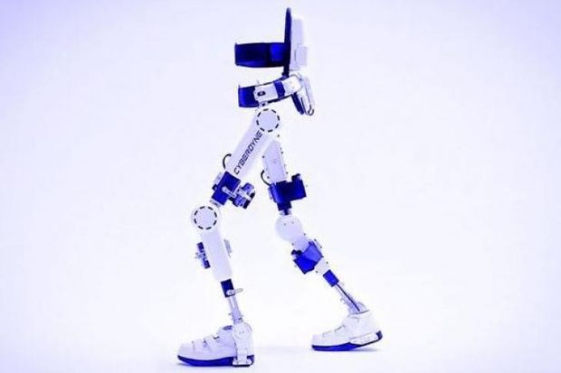 Pasien Lumpuh Bergerak dengan Exoskeleton Pembaca Pikiran