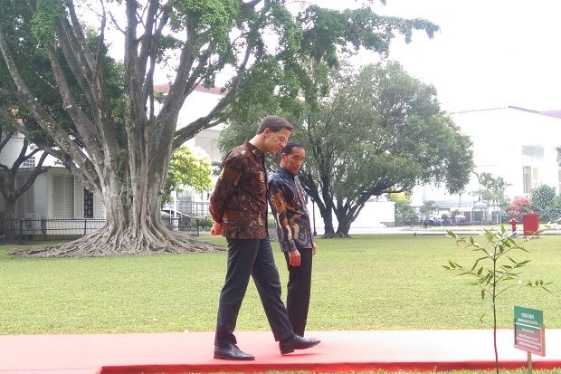 Kunjungi Indonesia, PM Belanda Kenakan Batik