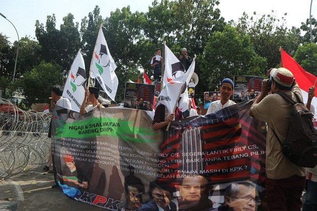 Ratusan Pemuda Moeslim Jayakarta Gelar Tahlilan di Depan Gedung KPK
