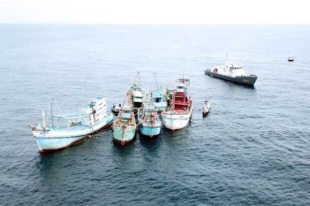 21 Kapal Ikan Asing Ditenggelamkam di Perairan Kalbar