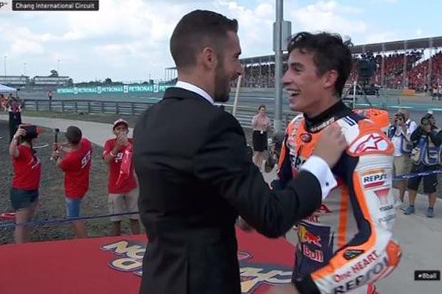 Perasaan Mekanik Alex Jadi Artis Dadakan dalam Perayaan Juara MotoGP Marquez