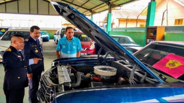 Bea Cukai Kalbagbar Terima Limpahan 6 Unit Mobil Sport Ilegal dari Polda Kalbar